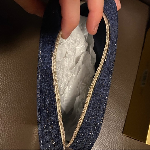 Chanel make up bag brand new - Picture 4 of 5